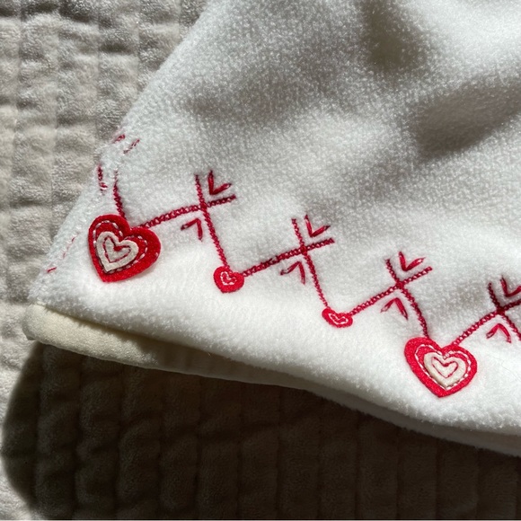 Red & White Snowflake & Heart Embroidered Button Winter Fleece Hooded Cape - Picture 3 of 9